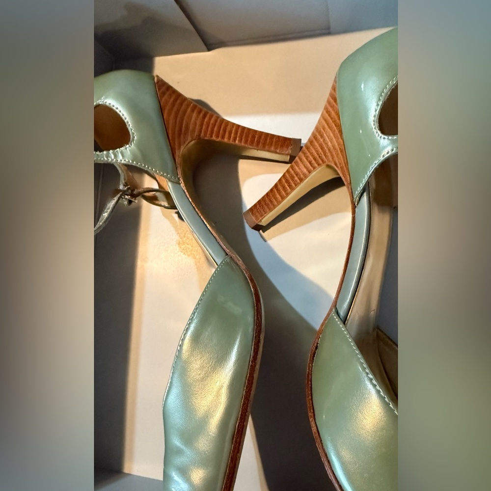 Elegant Mint Heels with Tan Details